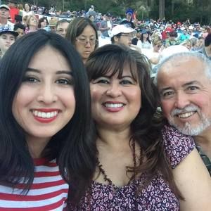 Meet your Posher, Claudia